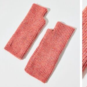🍃 Urban Outfitters ribbed knit hand warmer / fingerless gloves